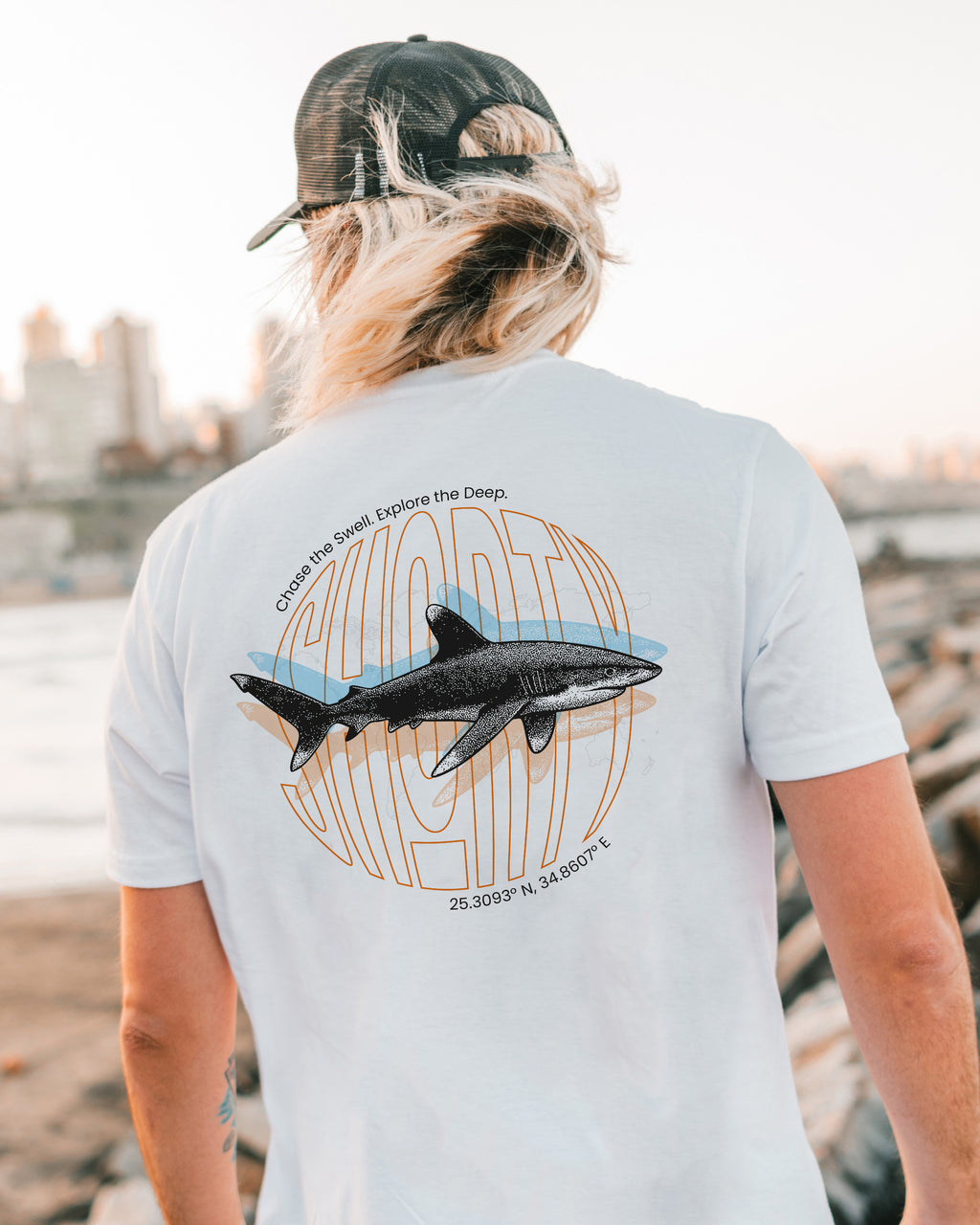 SHORTY Signature Tee - Longimanus